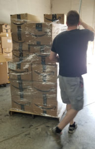 ldr employee wrapping pallet for amazon fba